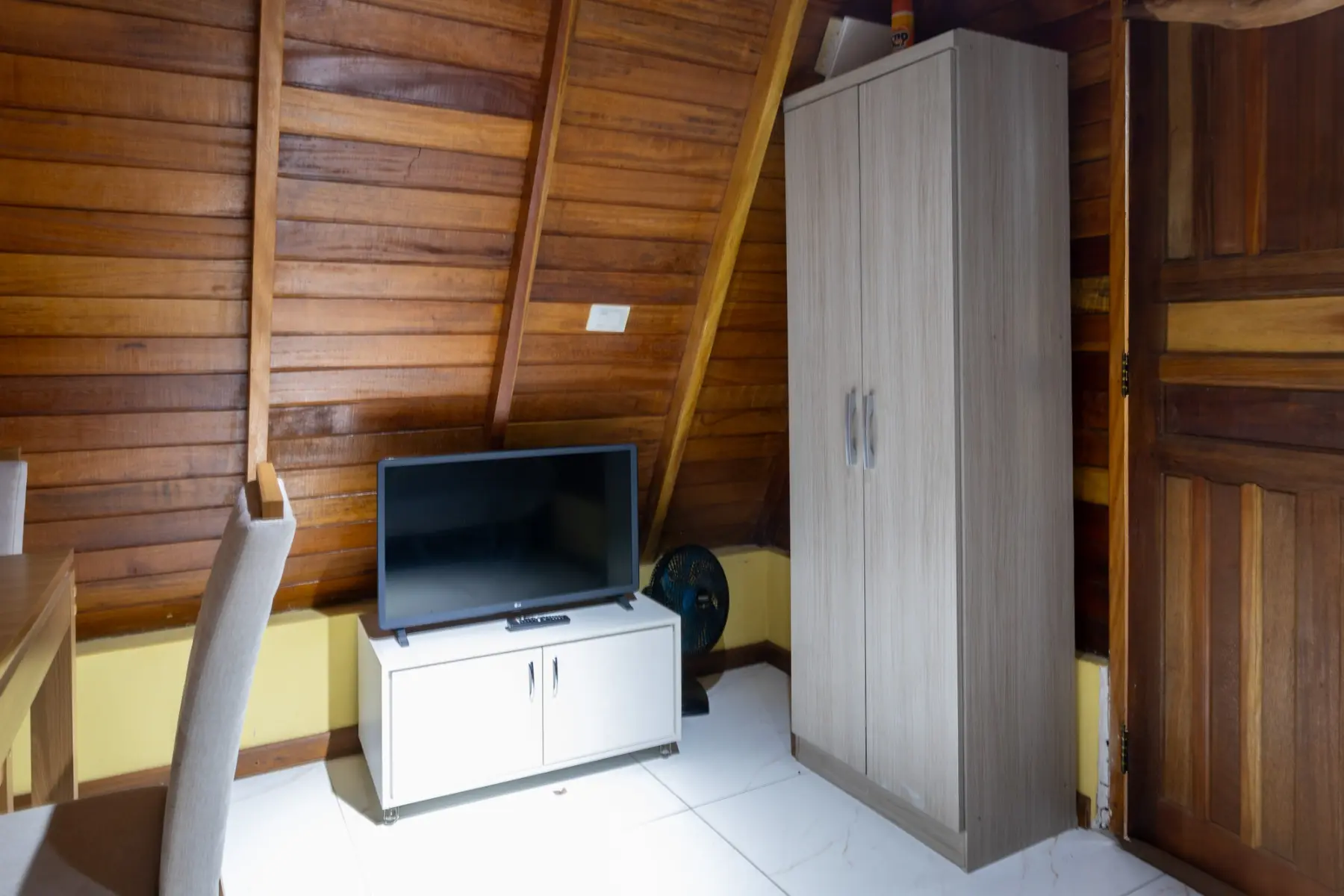 TV e armário
